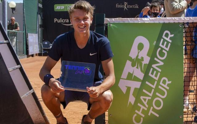 中发挥着关 中发挥着关