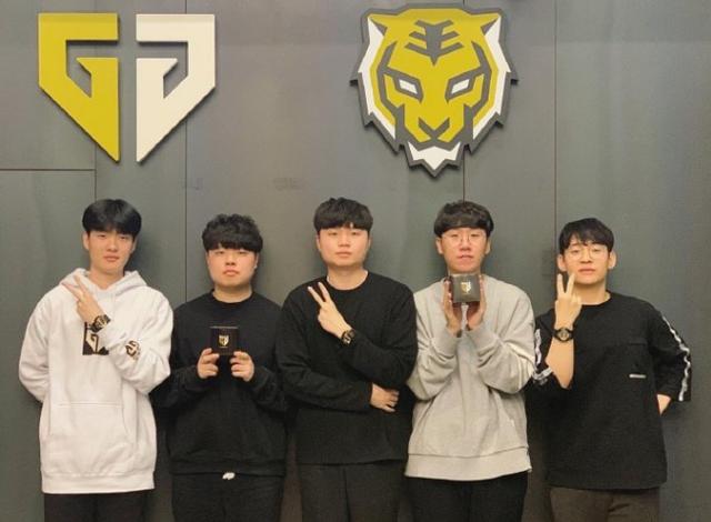 引起了广泛 引起了广泛